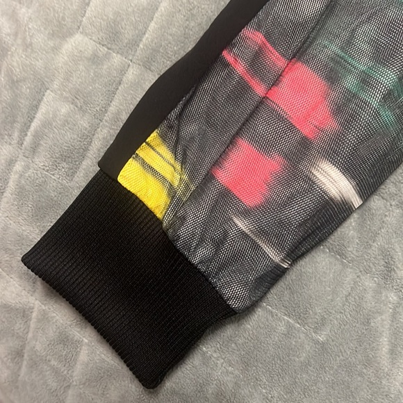 Puma Mesh Jacket With Multicolor Design, Size S - Picture 6 of 9